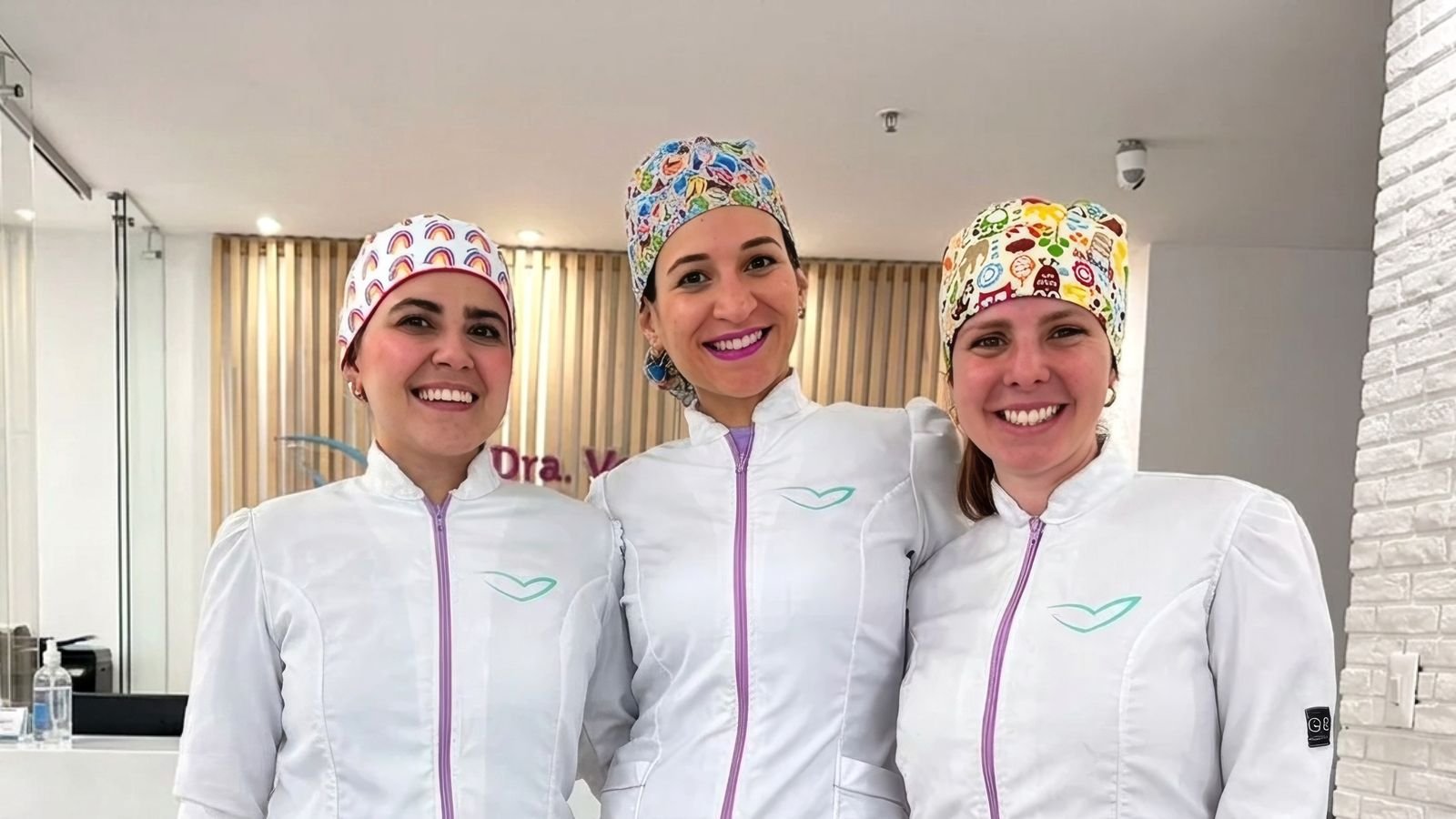 Equipo de la clínica de la Doctora Verónica Rodríguez en Bogotá